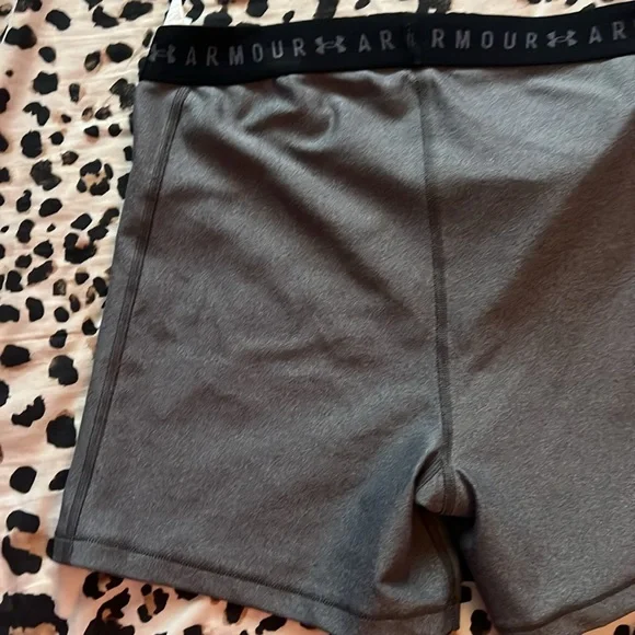 Under armour workout shorts size XL - Picture 9 of 10